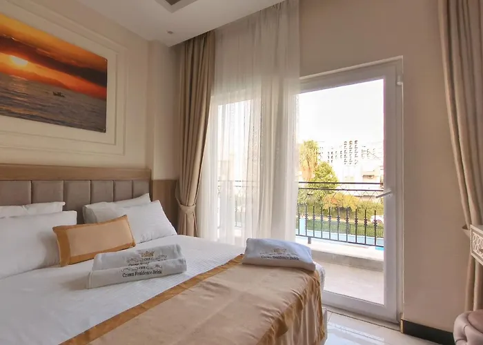 Hotel Crown Health &