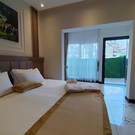 Crown Health & Hotel