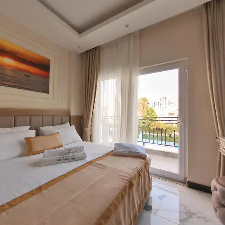 Hotel Crown Health &