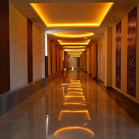 Crown Health & Hotel 5*