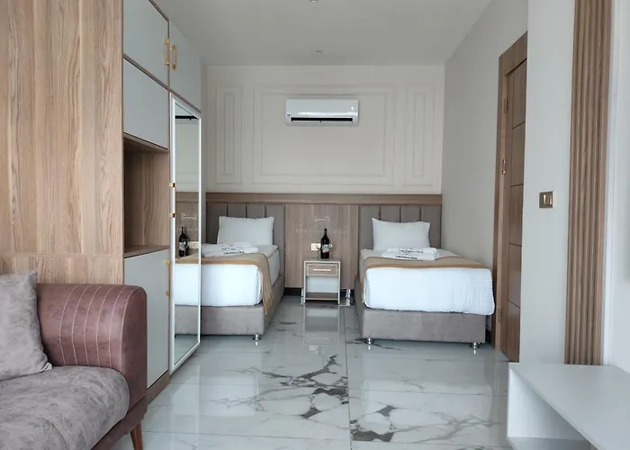 Crown Health & 5*